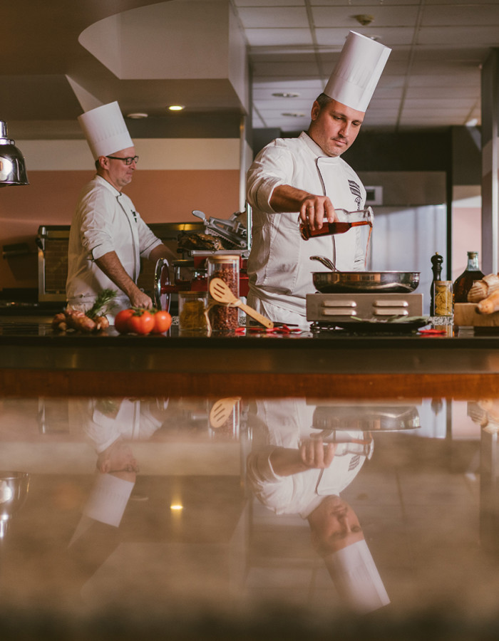 Hotel Reiters Supreme - Chefs in the show kitchen